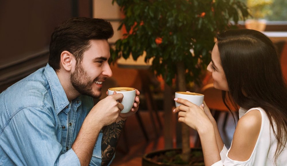  ▲整理一下各種情境的招呼語給大家參考，適用於文字聊天和見面。（圖／Shutterstock）