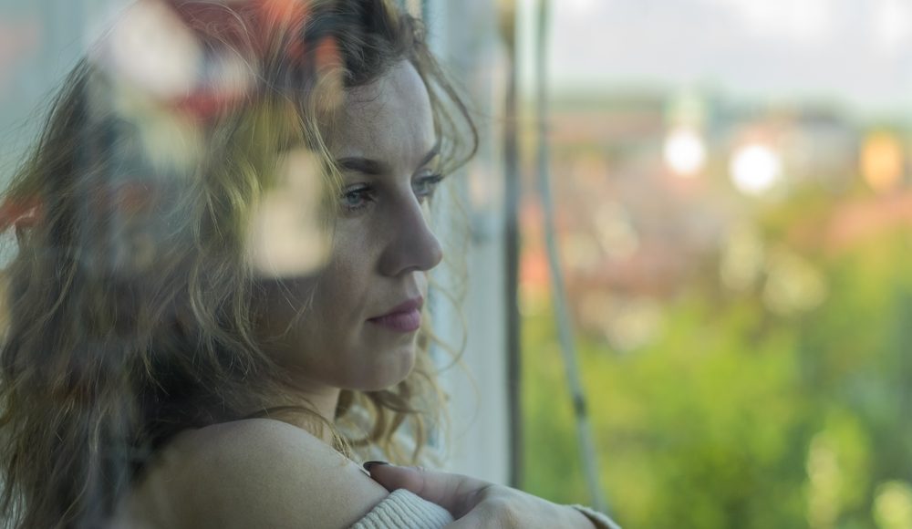  ▲陷入了人生低潮怎麼辦？嘗試三招轉念心法，讓生活重新撥雲見日。（圖／Shutterstock）