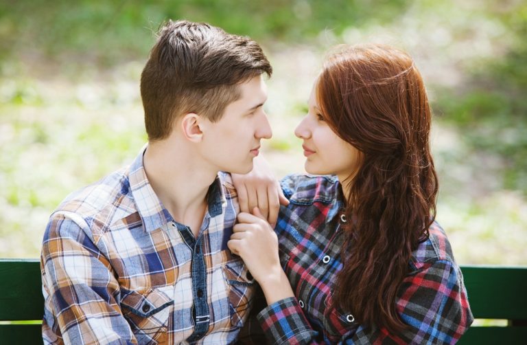  ▲聰明的女人，要讓自己的男人對婚姻有向心力，妳必須讓妳的男人「忙於家庭」。（圖／Shutterstock）