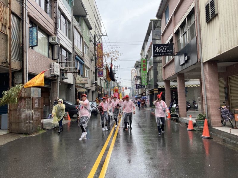 「2020蘭陽媽祖文化節」遶境隊伍穿過大街小巷。（圖／NOWnews記者李清貴攝,2020.10.23)