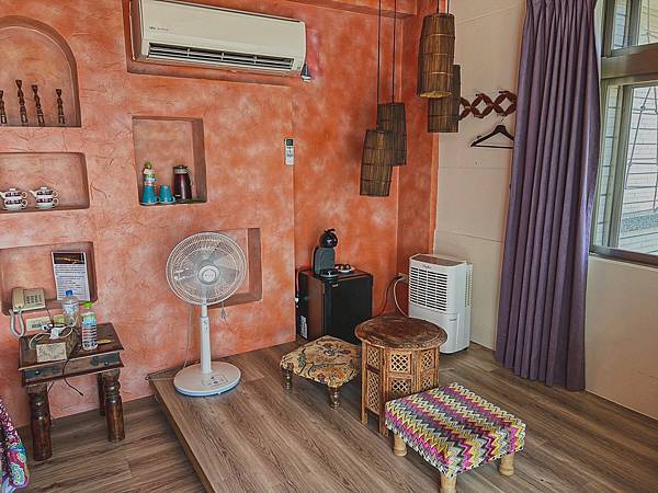 ▲發呆亭是令人舒服的小空間，晚上我們就在這裡吃泡麵閒聊（哈）。（圖／歡迎光臨，東宅 Vida Cómoda）