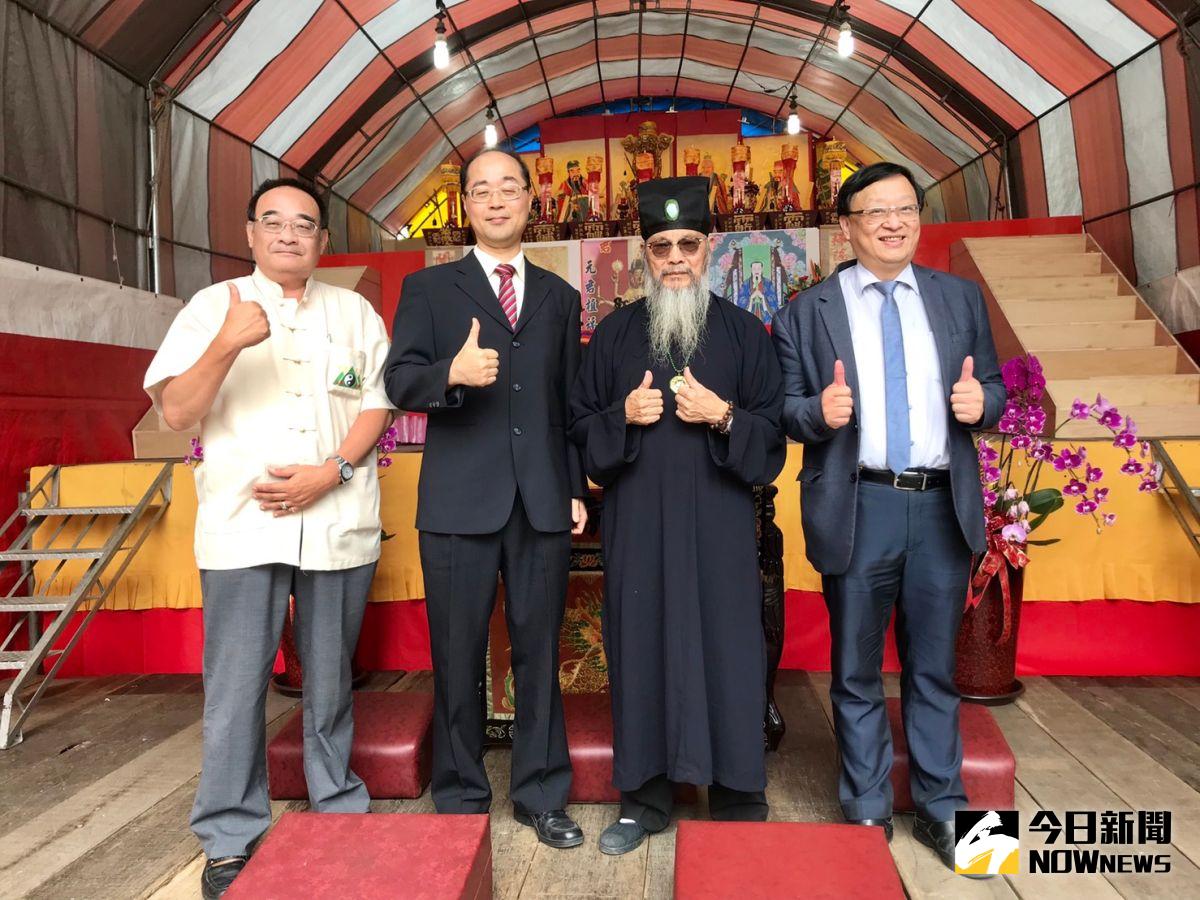 ▲即將於12月登場的玄門宗教文化研討會，由中州科技大學校長黃思倫（右一）、蕭道賢道長（右二）等宗教、學術界人士緊鑼密鼓籌備中。（圖／記者金武鳳攝，2020.11.1)