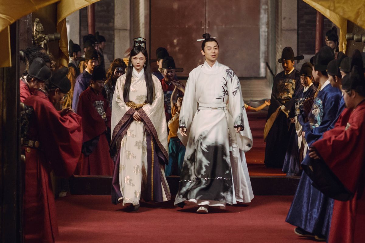 ▲湯唯（左）、朱亞文主演《大明風華》。（圖 / 八大提供）