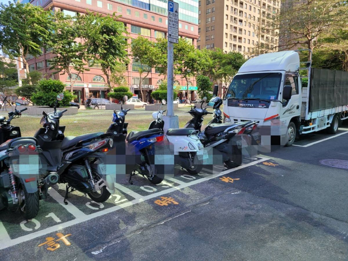 ▲中市府交通局設置「機車臨時停車區」收費上路(圖／交通局提供2020.11.1)