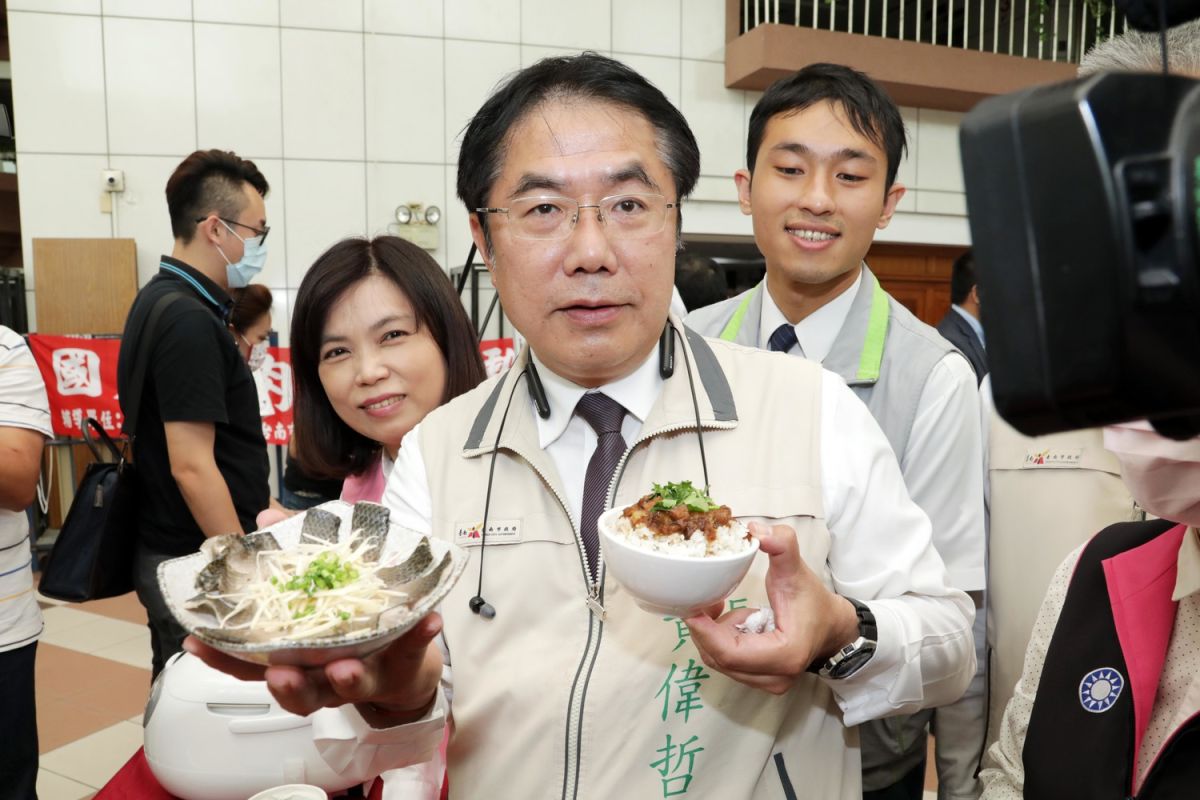 ▲對於馬來西亞籍女大生遭擄殺案發地點，不少學生指控該條路長年路燈不亮，台南市長黃偉哲出面表示「該處僅有2盞路燈故障，請大家尊重事實」。（圖／台南市政府提供）