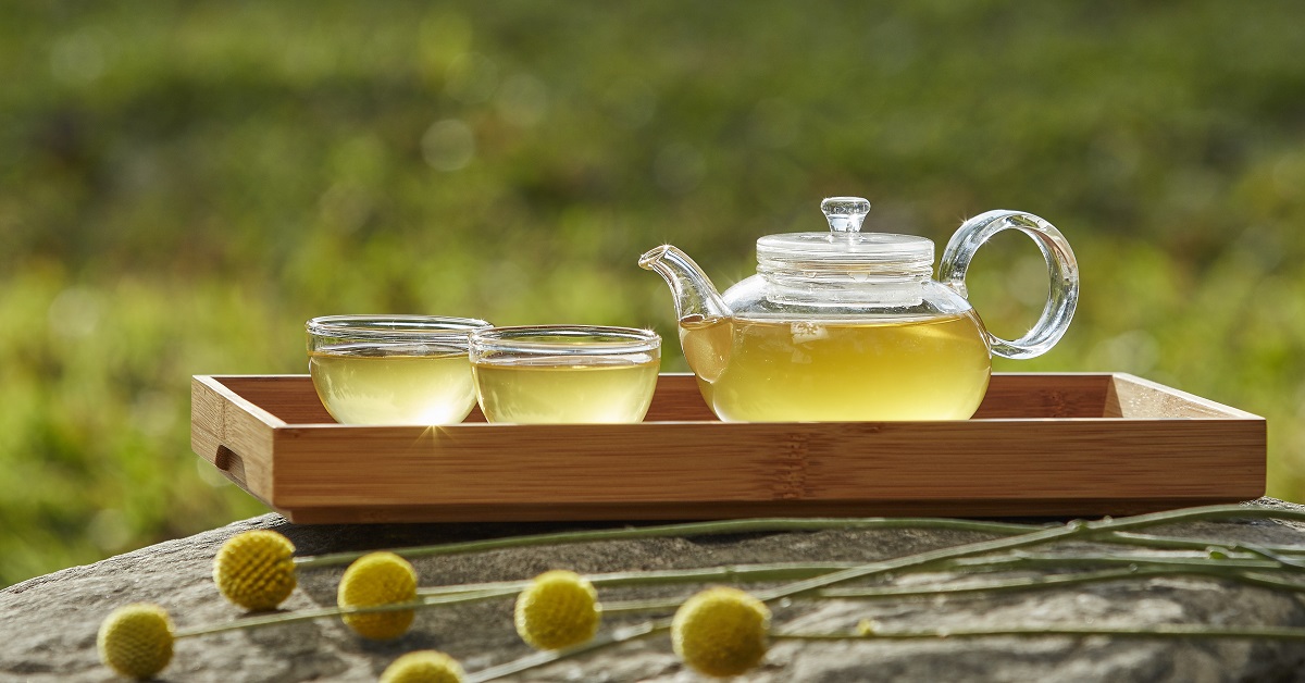 ▲品茶除了細聞香氣，喝茶前若稍微「茶顏觀色」，更能滿足色香味俱全。（圖／品牌提供）