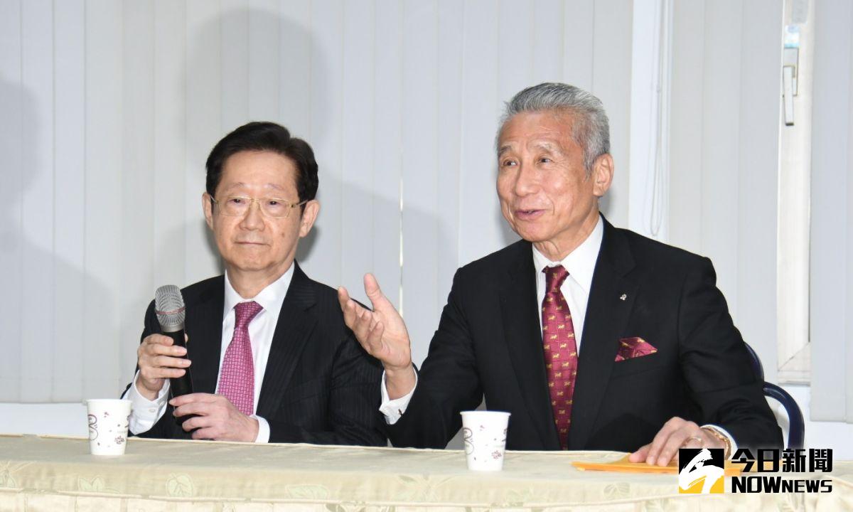▲百年大同公司經營權變天，今（12）日召開臨時董事會，董事長正式由林文淵（左）接任。圖右為市場派大股東王光祥。（圖／記者林調遜攝，2020.11.02）