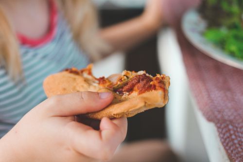 ▲女網友食量非常大。（示意圖，圖中人物與文章中內容無關／取自unsplash）