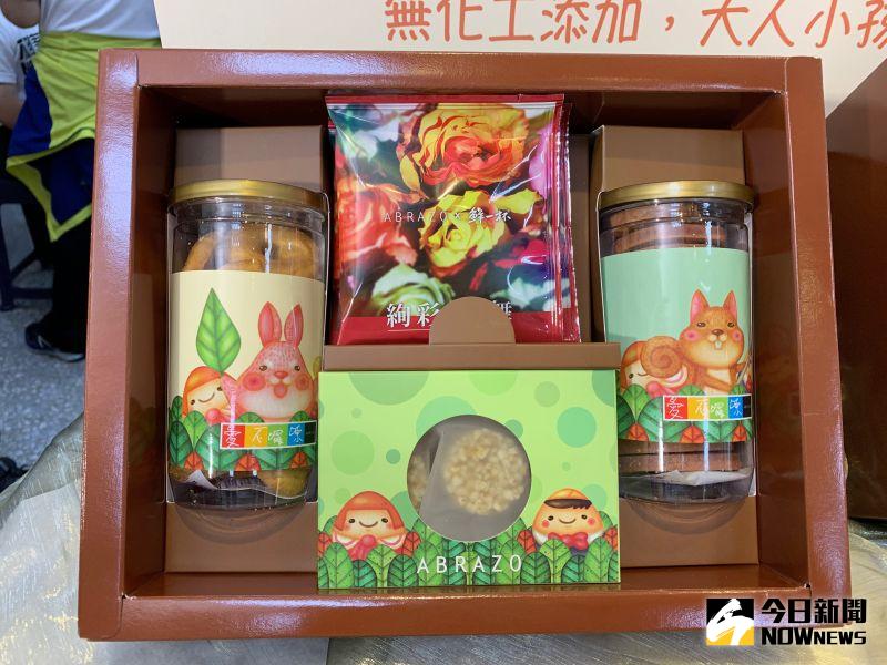 ▲唐寶寶親手做的餅乾禮盒,現在特價399元。(圖/記者康子仁攝)