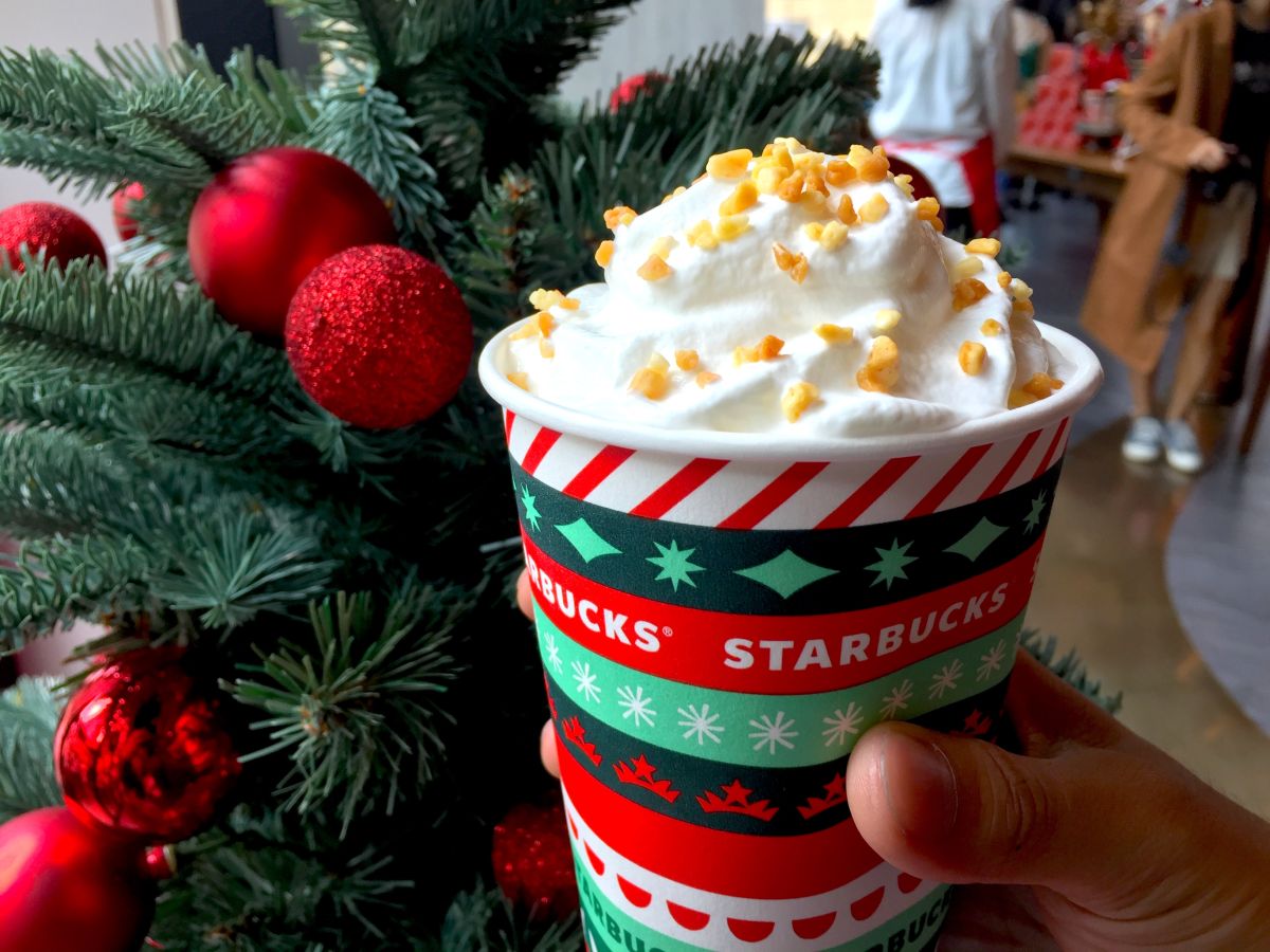 ▲每年聖誕節必喝的太妃核果風味那堤即將回歸，「金星專屬耶誕星光派對」搶先開喝。（圖／記者黃仁杰攝）