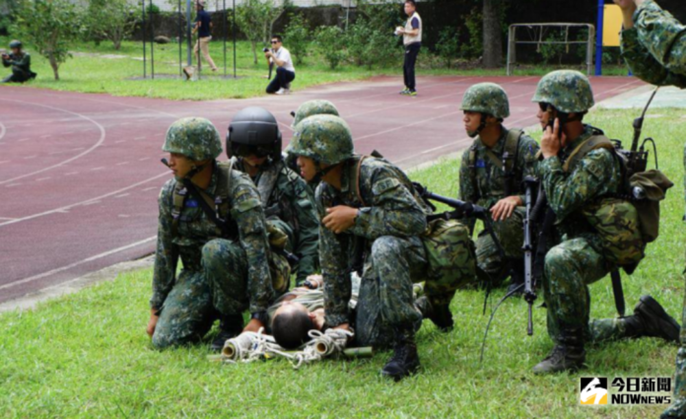 ▲當過兵的男生都知道二合一，有女網友不懂男友的需求，幻想泡泡應聲幻滅。（圖／資料照片）