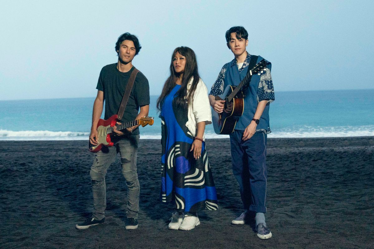 ▲大姊紀莎莎先前自爆家醜，家家（中）淡定表示從小就看姊姊們打鬧，已經習慣了。（圖／相信音樂提供）