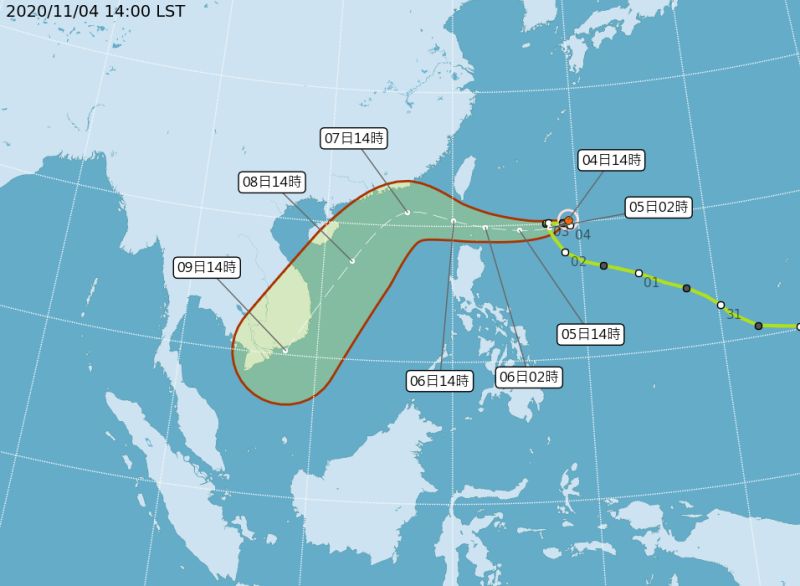 ▲今年第 20 號輕颱「閃電」逐漸接近台灣，氣象局預計最快在明日清晨到上午將發布海上颱風警報。（圖／氣象局）