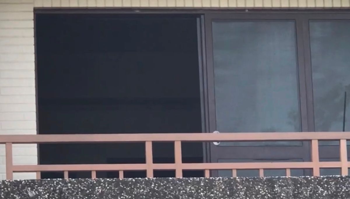 ▲一對情侶被發現陳屍於台南仁德區某套房內，女子頸部有勒痕。（圖／記者陳聖璋翻攝）