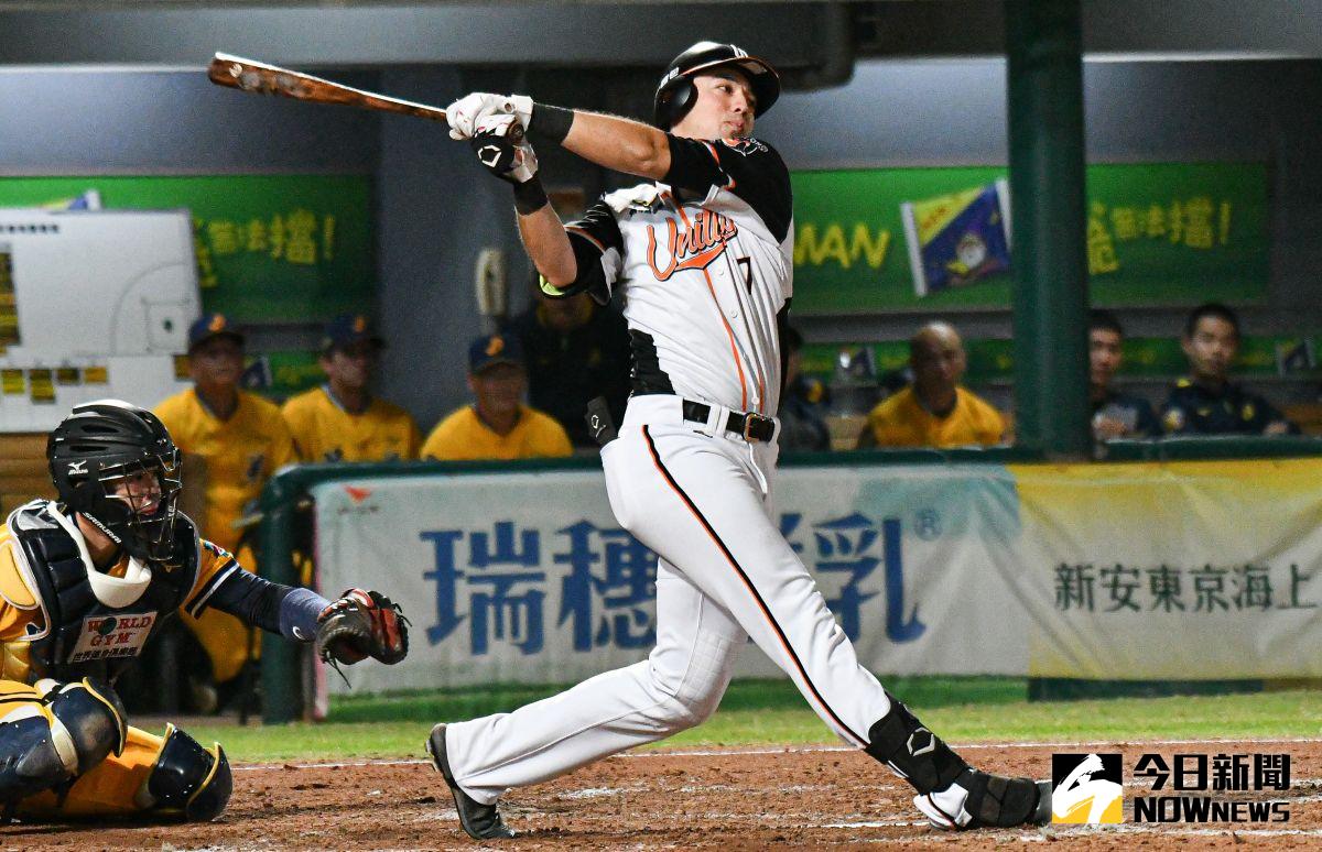 ▲統一獅外野手林安可敲出兩分打點全壘打。（圖／記者葉政勳攝 , 2020.11.04）