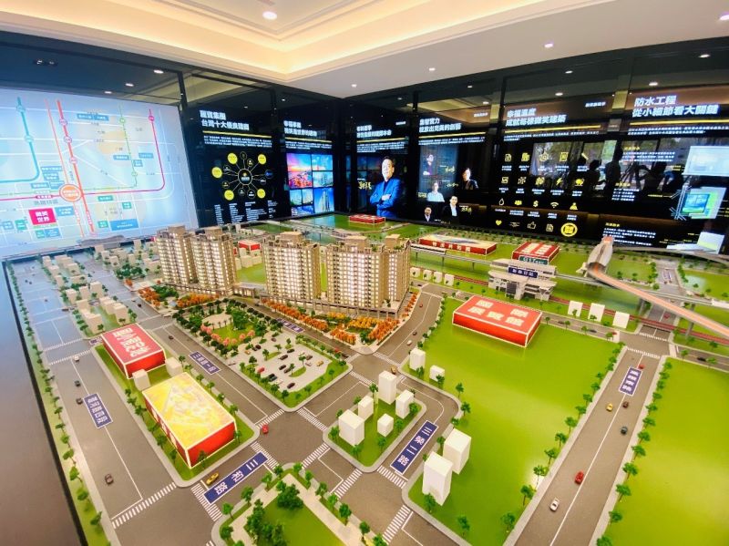 ▲產品建蔽率僅33.92%,拉出近1700坪中庭綠地另外設有3座不同主題露天花園。(圖/資料照片)