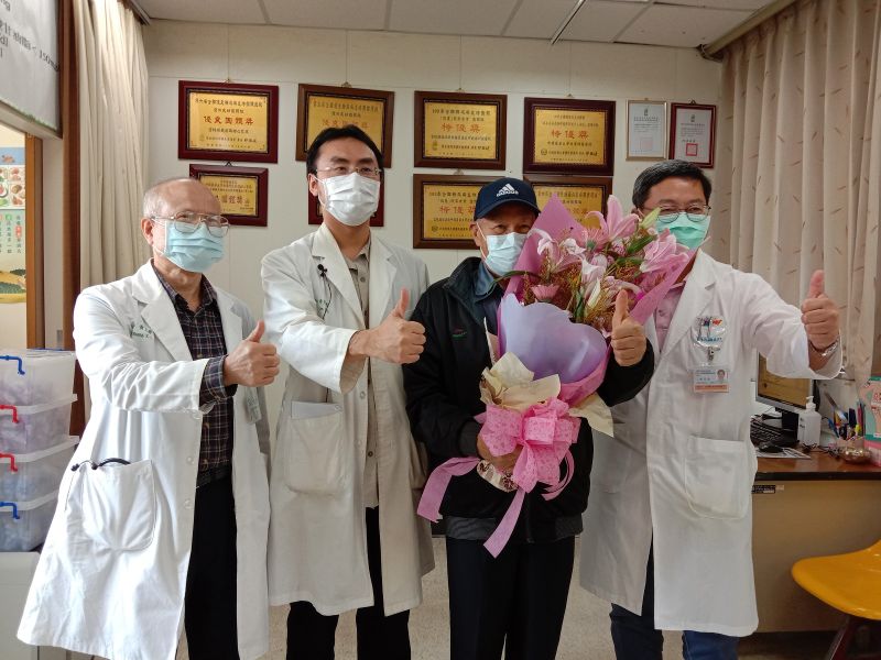 76歲吳先生久咳不癒　醫揭患小細胞肺癌
