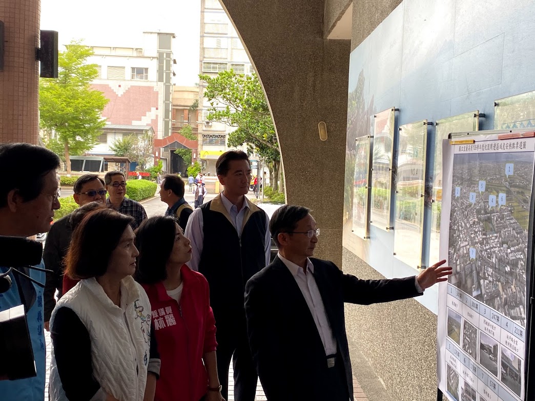 ▲林姿妙視察宜商校園安全現況聽取校長說明學生票選危安熱點。（圖／記者李清貴攝,2020.11.05)