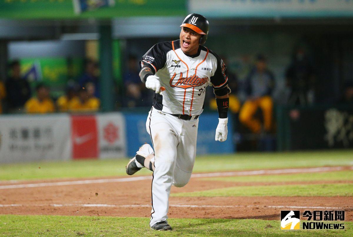 ▲統一獅捕手林祐樂敲出兩分打點二壘安打為統一首開紀錄。（圖／記者葉政勳攝 , 2020.11.05）