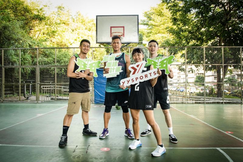 ▲林志傑(左二)邀請全台灣球友一起加入鬥到底籃網重建計畫（圖／主辦單位提供）