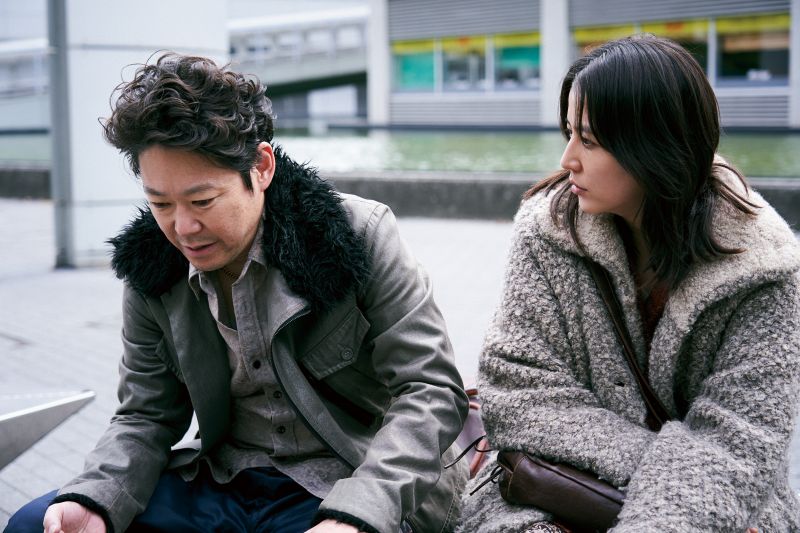 ▲長澤雅美（右）跟阿部貞夫飾演一對情侶。（圖／Netflix）