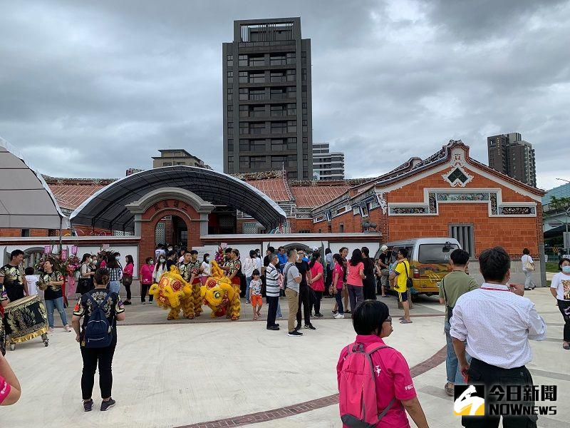 ▲五股守讓堂建於日治大正6年(1917年)，96年因五股交流道拓建而拆遷，107年進行重組工程並遷建至五股洲子洋重劃區，總經費斥資8千5百萬元。(圖/記者康子仁攝)