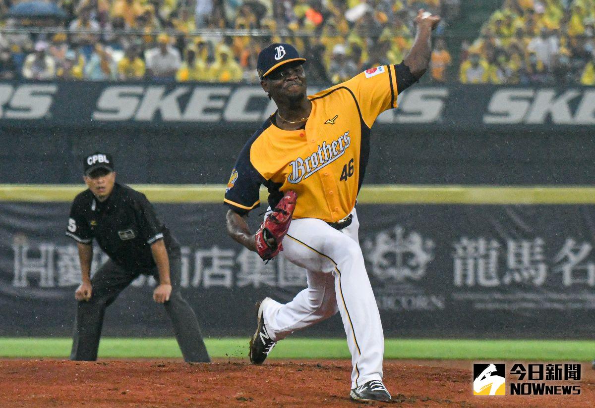 ▲中信兄弟洋投德保拉為開幕戰先發。（圖／記者葉政勳攝 ）
