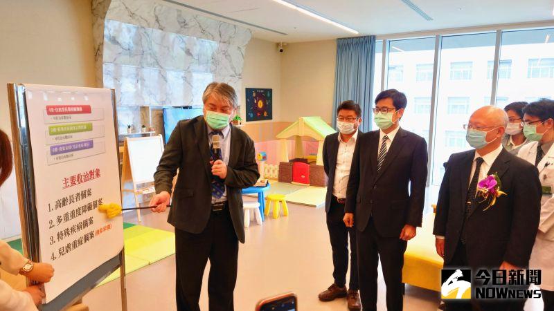 ▲高雄市長陳其邁參加高齡整合長期照護中心開幕,受訪時表示美國總統大選拜登勝出,對已建立的台美互信與默契不受影響。(圖/記者鄭婷襄攝)