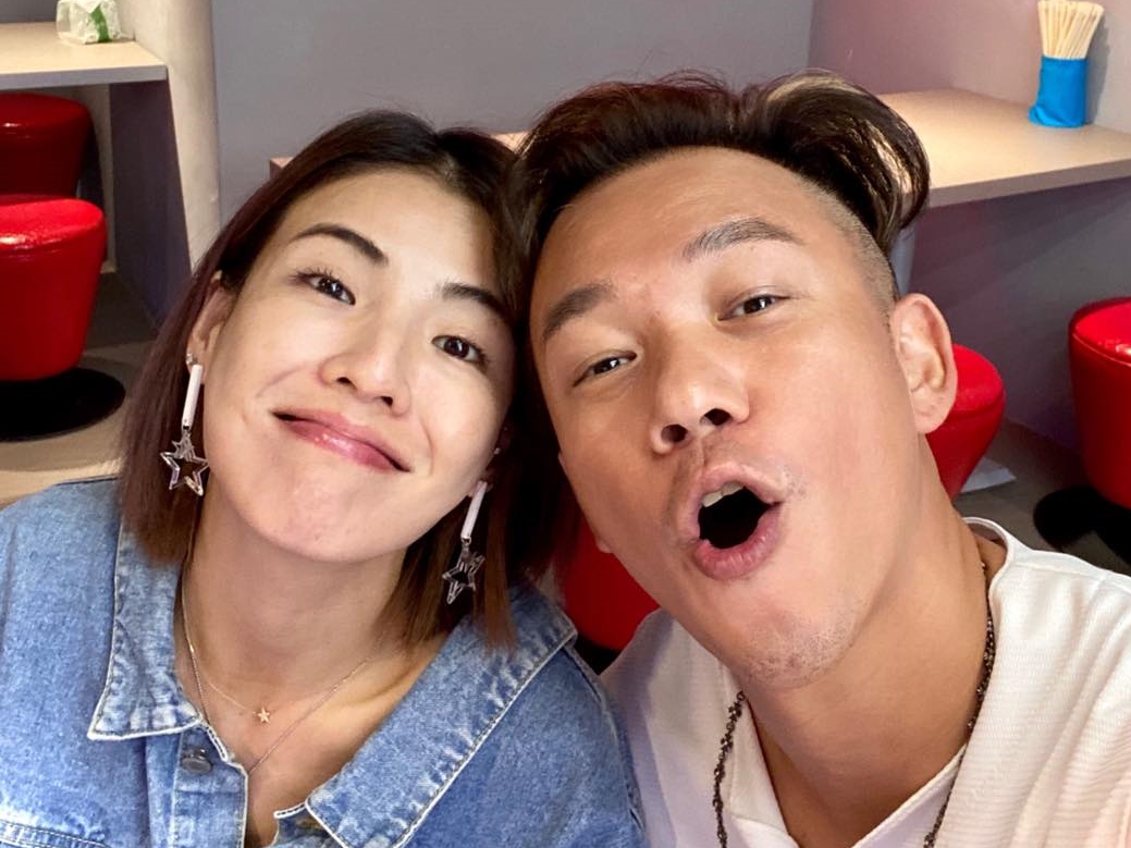 ▲徐小可（左）不吃牛惹阿Ben吃醋。（圖／翻攝白吉勝&徐小可 Love 白宮這一家 Pai’s Family臉書）