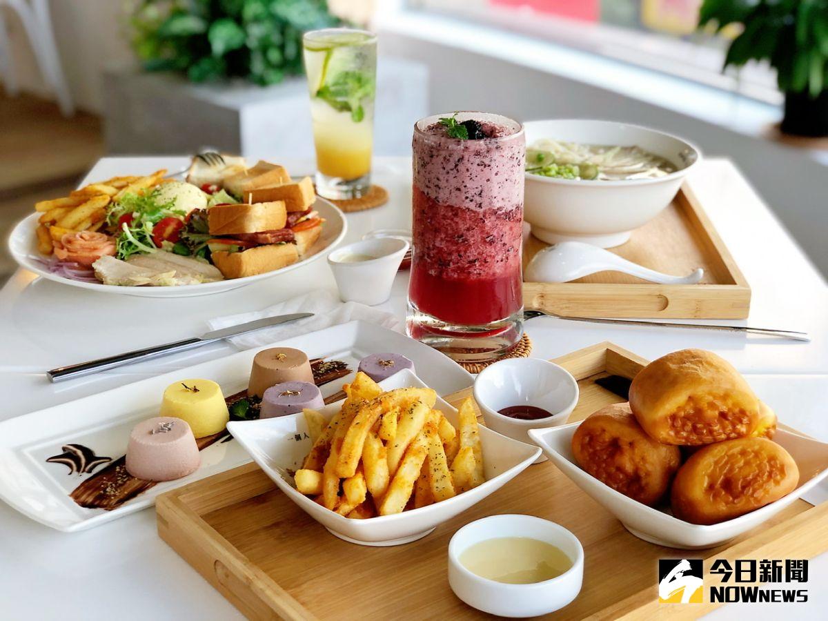 ▲「小日子手摘茶屋」全台首間旗艦店進駐新光三越高雄三多店，使用高規格食材打造親民美食。（圖／記者陳美嘉攝，2020.11.08）