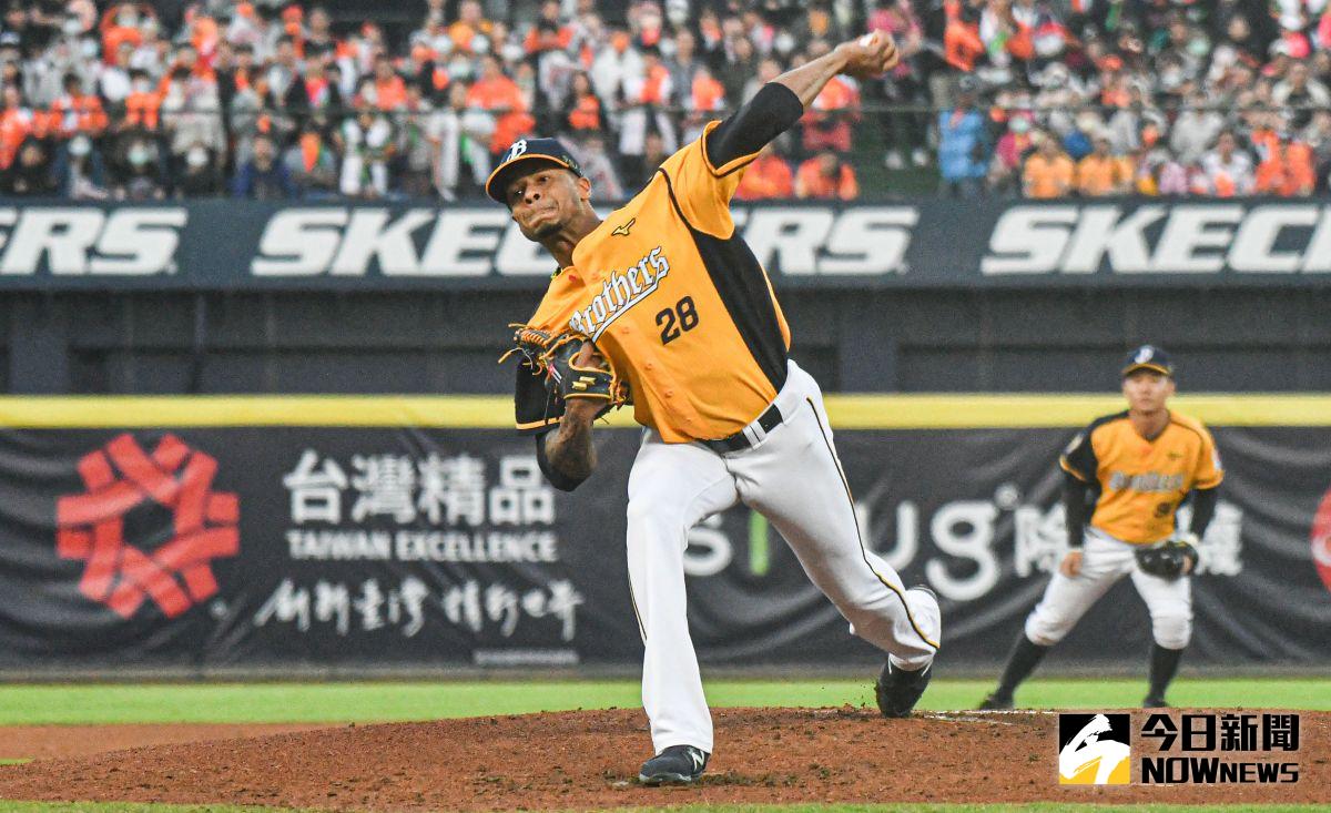 ▲中信兄弟洋投米蘭達。（圖／記者葉政勳攝 , 2020.11.08）