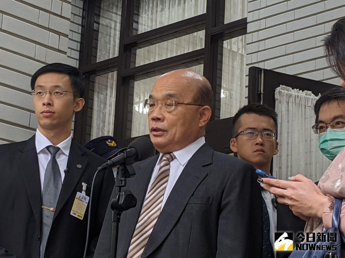 ▲對於國民黨團多次抬出道具豬、在立法院議場內杯葛議事，行政院長蘇貞昌說，如果那隻豬會講話，一定也覺得煩死了，到底有完沒完？（圖／記者鄭宏斌攝，2020.11.10）
