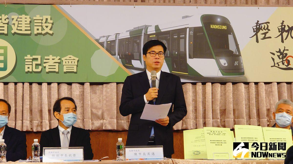 ▲高雄市長陳其邁今（10）日正式宣布輕軌「正式復工」，2023輕軌全線通車。（圖／記者鄭婷襄攝）