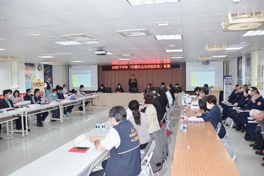 ▲中市二分局長蔡元戎親自主持校園安全治安座談會(圖/記者鄧力軍翻攝)