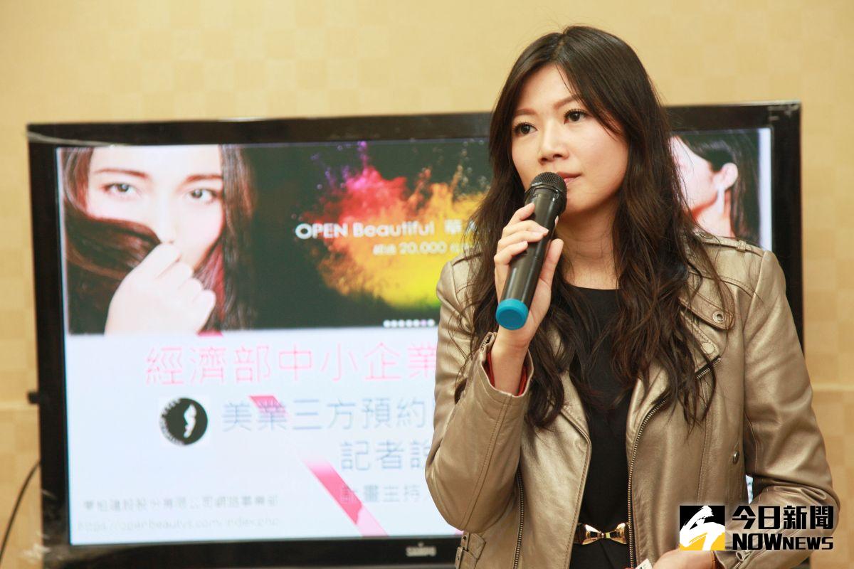 ▲呂菲蓉表示，計畫平台可以讓有一技之長的美業技師無須成本，透過本計畫三方預約的服務平台即可開創事業發展。（圖／記者李春台攝, 2020.11.10）