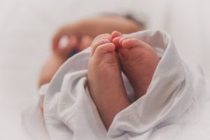 英國誕生首位擁有「3個人基因」的嬰兒　為避免粒線體遺傳病
