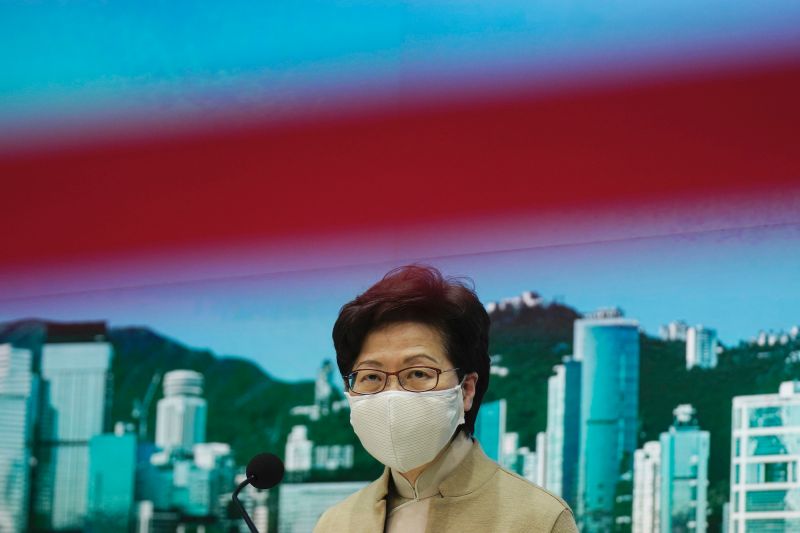 ▲香港政府宣佈取消泛民主派4位議員的資格，引起立法會民主派議員抗議。（圖／美聯社／達志影像）