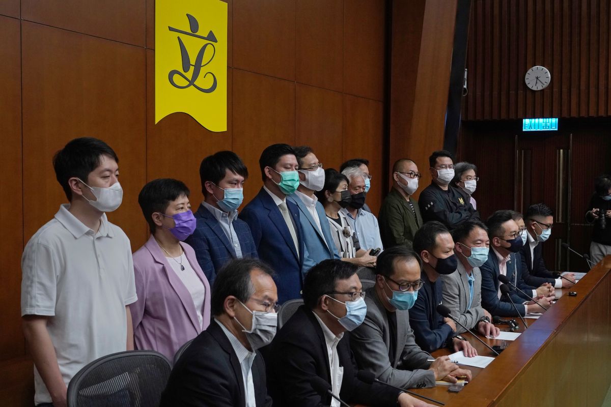 ▲中國全國人大常委今（11）日宣布通過「關於香港特別行政區立法會議員資格問題的決定」授權香港特區政府，無須經過法院裁決，直接取消「不達標」的議員資格。（圖／美聯社／達志影像）