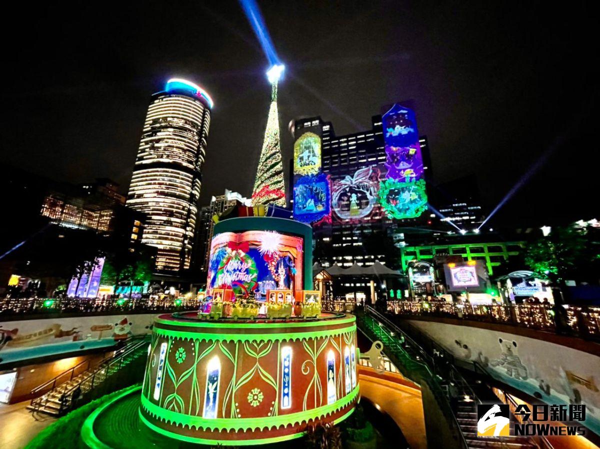 ▲新北歡樂耶誕城 13 日起登場，周邊飯店配合活動，明日只要扮裝成迪士尼角色，即可用 1 元入住雙人客房。（圖／記者陳致宇攝）