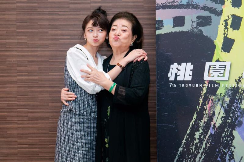 ▲即使演戲經驗豐富,陳淑芳(右)仍強調表演要與時俱進。(圖/《孤味》臉書)