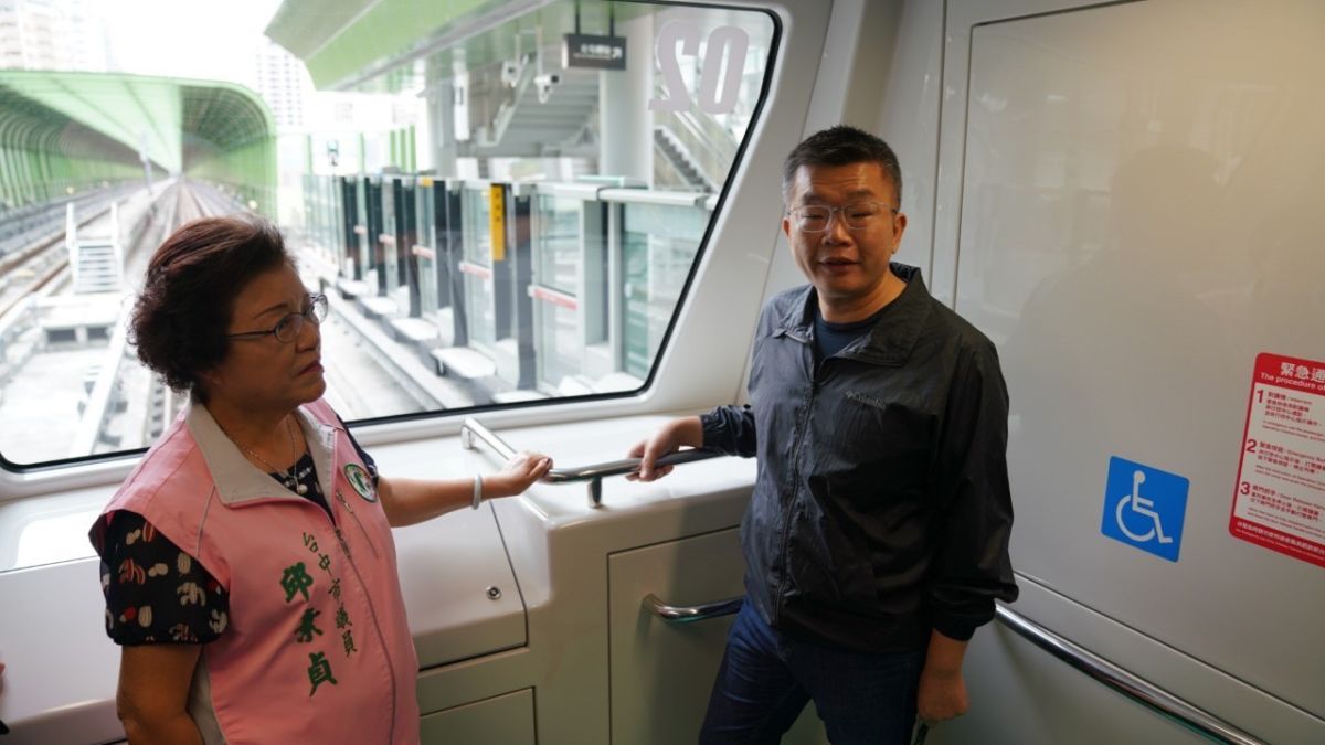 ▲立法院副院長蔡其昌受邀與市府、議會前往試乘視察，感受沿線各站的狀況(圖／柳榮俊攝2020.11.13)