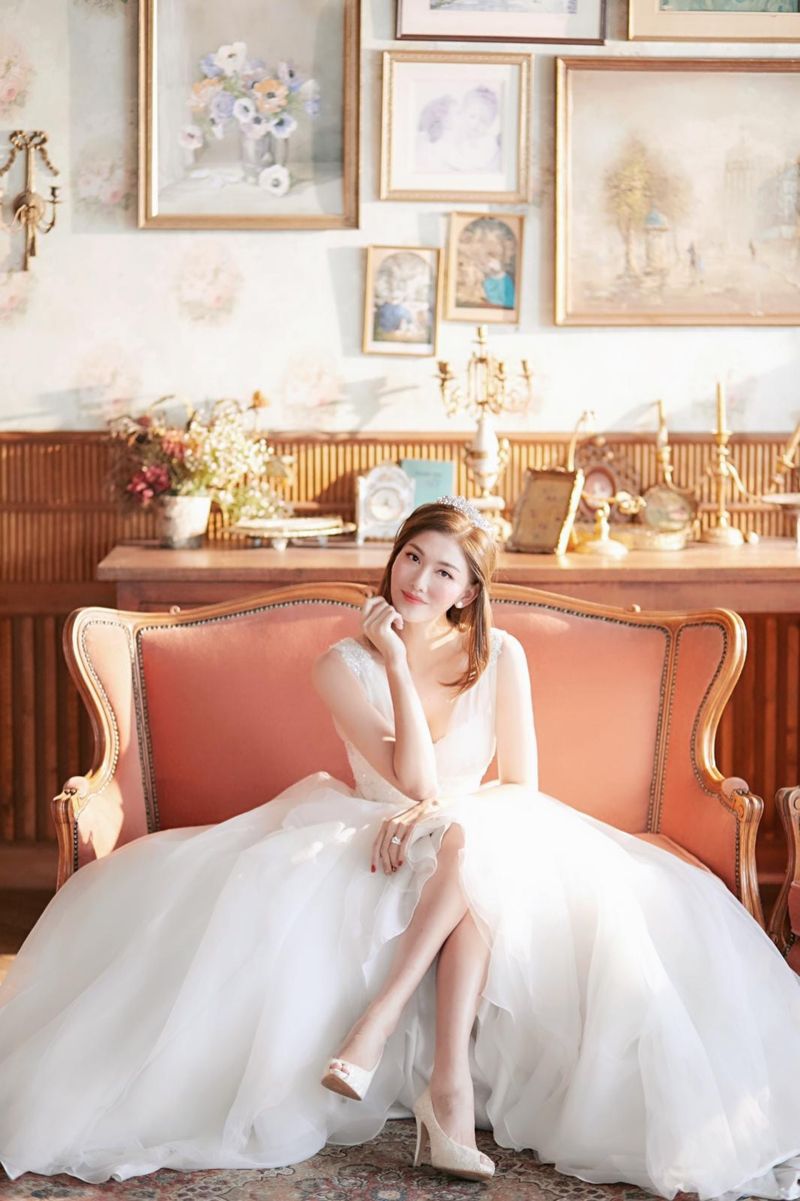 ▲▼李彩華(上圖,下圖右)的豪門婚姻,僅維持19個月。(圖/李彩華微博)