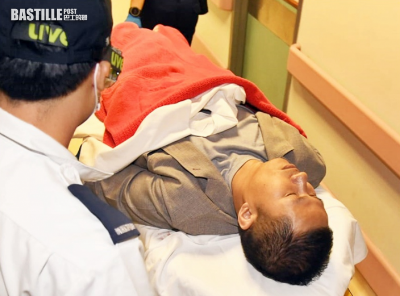 ▲錢峰雷 14 日於香港遇襲，大腿受傷送醫。（圖／翻攝自巴士的報）