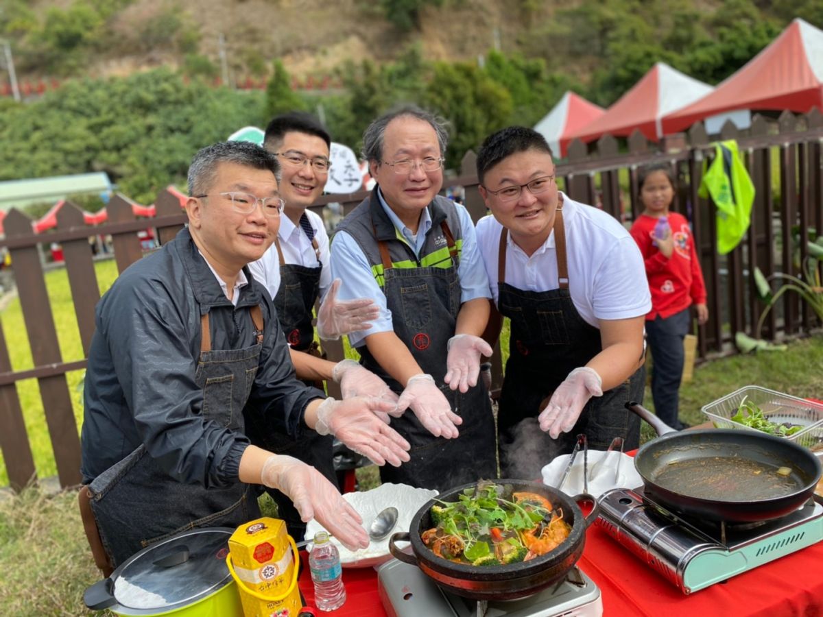 ▲大甲、大安、外埔區所生產優良有機及產銷履歷芋頭，在外埔忘憂谷舉辦「甲安埔芋香豐收節」。芋頭與咖哩結合的創意料理比賽。(圖／柳榮俊攝2020.11.14)