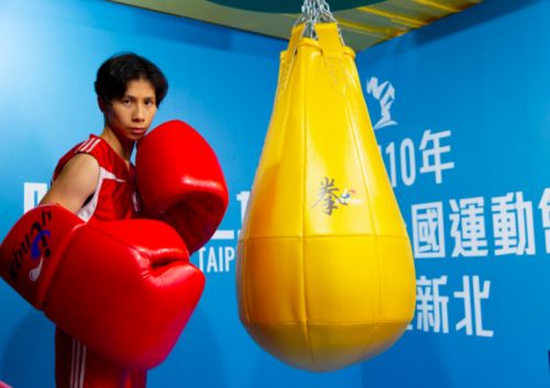 ▲拳擊女王林郁婷霸氣大手套出拳。（圖/新北市體育處提供）