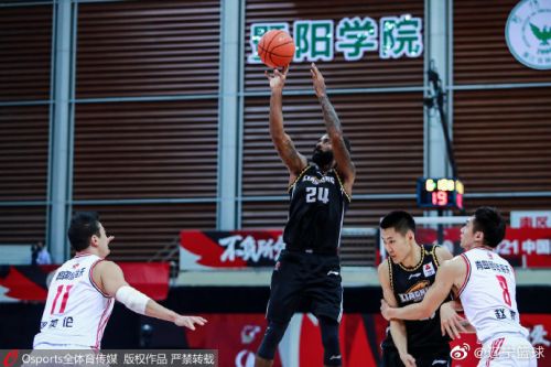 ▲2016年因觸犯反禁藥條例被褫奪資格的NBA球員梅奧（O.J. Mayo），後來只能在台灣和中國打球。（圖／取自遼寧籃球官方微博）