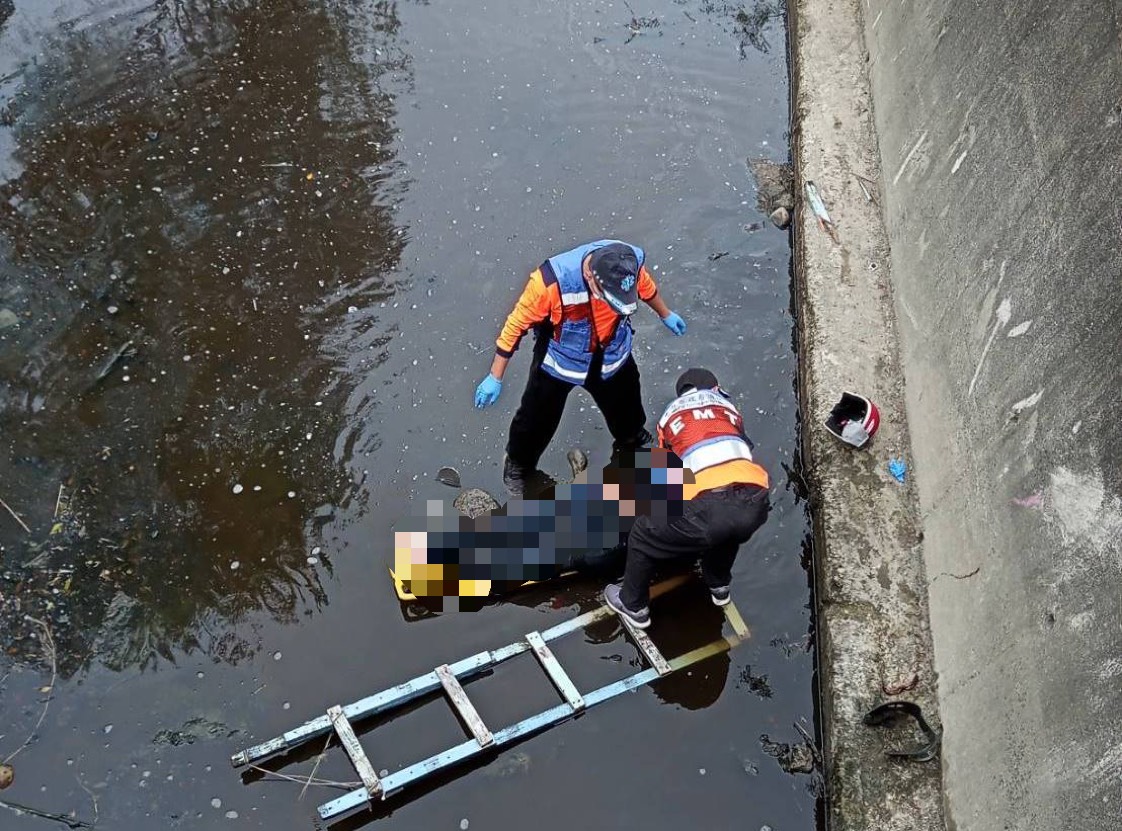 ▲康女墜落深約3、4米深的大排，雖送醫搶救仍因傷重不治。（圖／記者陳聖璋翻攝）