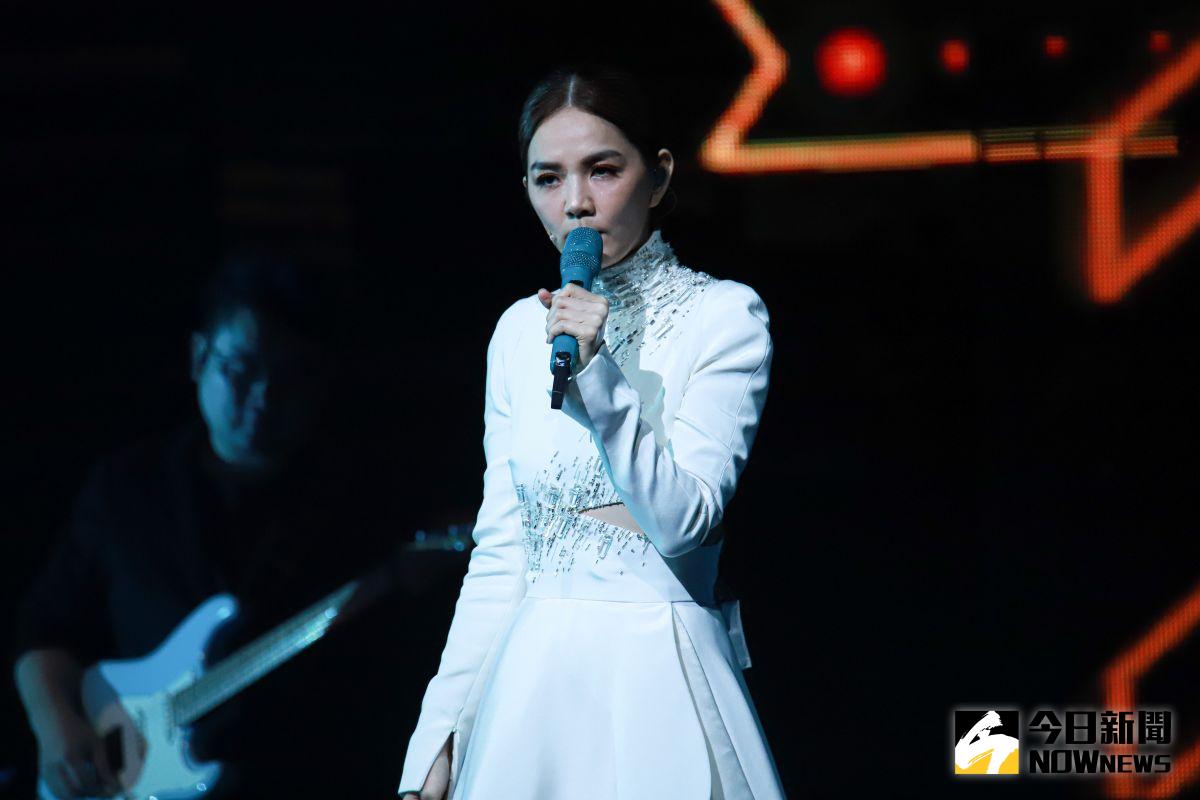 ▲Ella虧好姐妹田馥甄的簽名會像是在探監。（圖／NOWnews資料照）