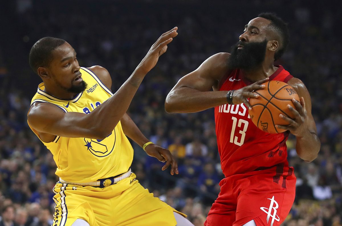 ▲James Harden（右）有意前往籃網和Kevin Durant聯手。（圖／美聯社／達志影像）