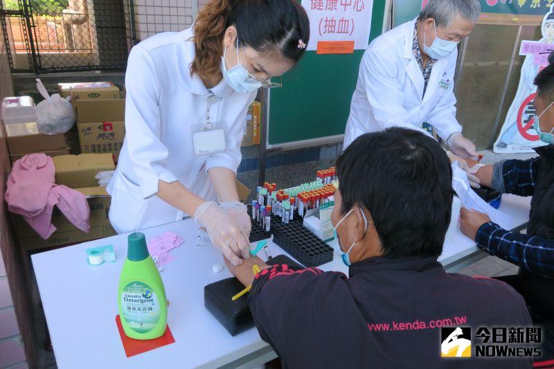 ▲彰化醫院今年針對美沙冬替代療法者進行C肝檢驗。(圖/記者陳雅芳攝,2020.11.16)